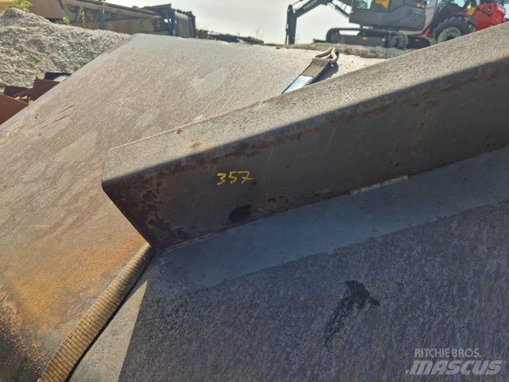 Volvo L 180 Schaufeln