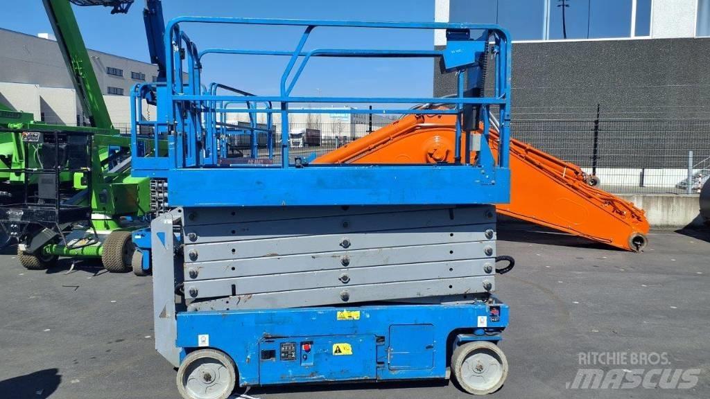 GENIE GS4047 Scheren-Arbeitsbühnen