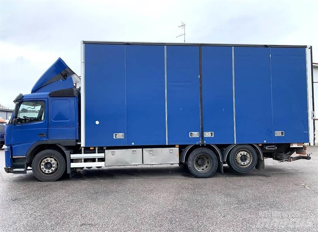 Volvo FM330 6x2 Kofferaufbau