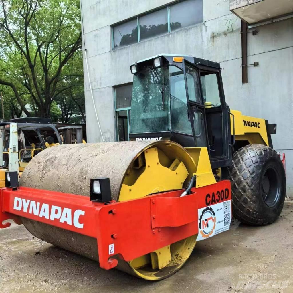 Dynapac CA30D Walzenzüge