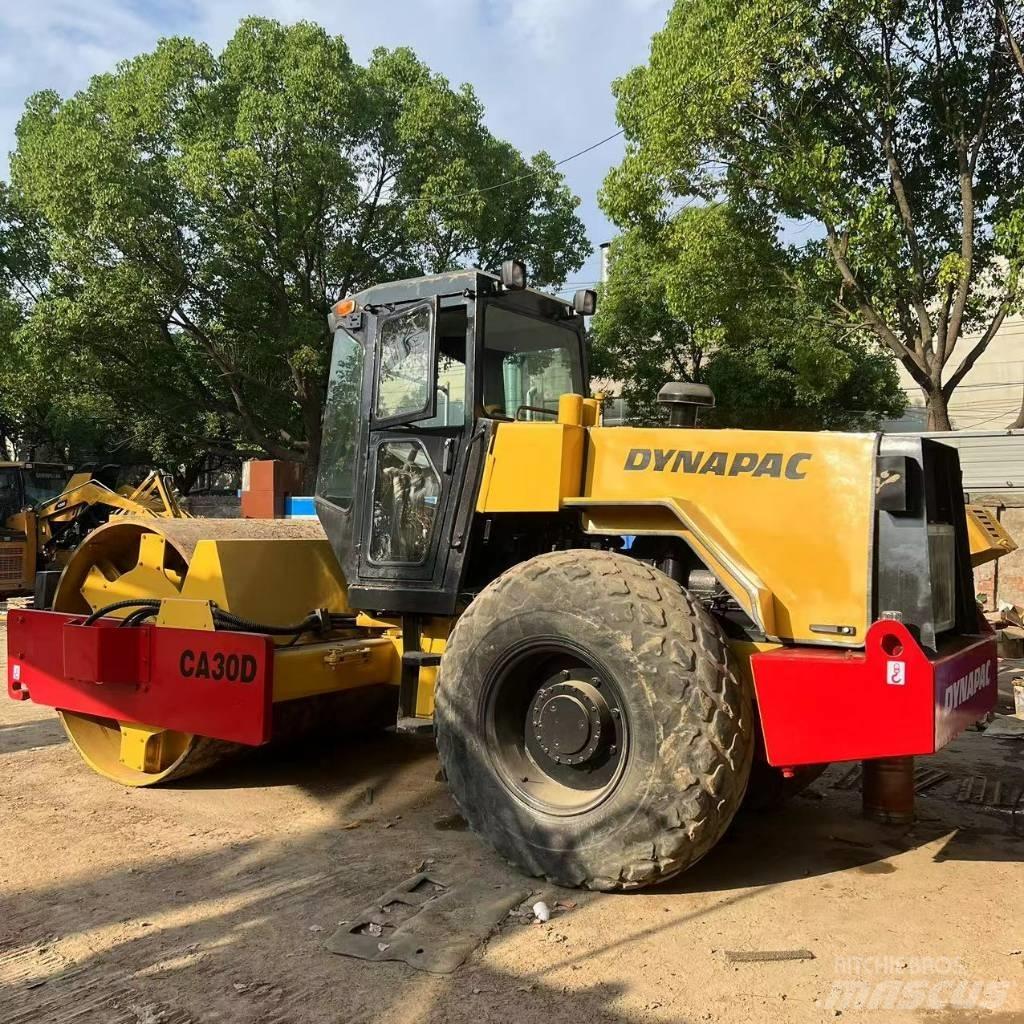 Dynapac CA30D Walzenzüge