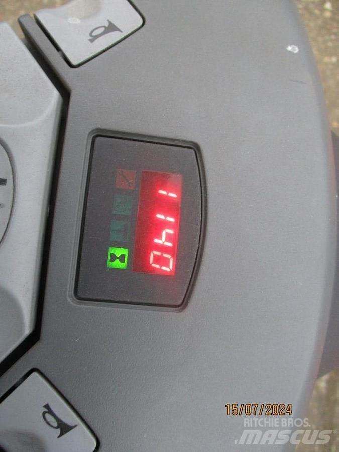 BT SWE 080L Deichselstapler