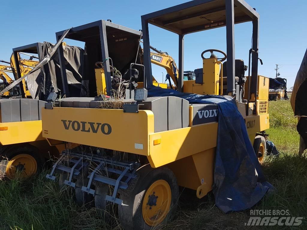 Volvo PT 125 Gummiradwalzen