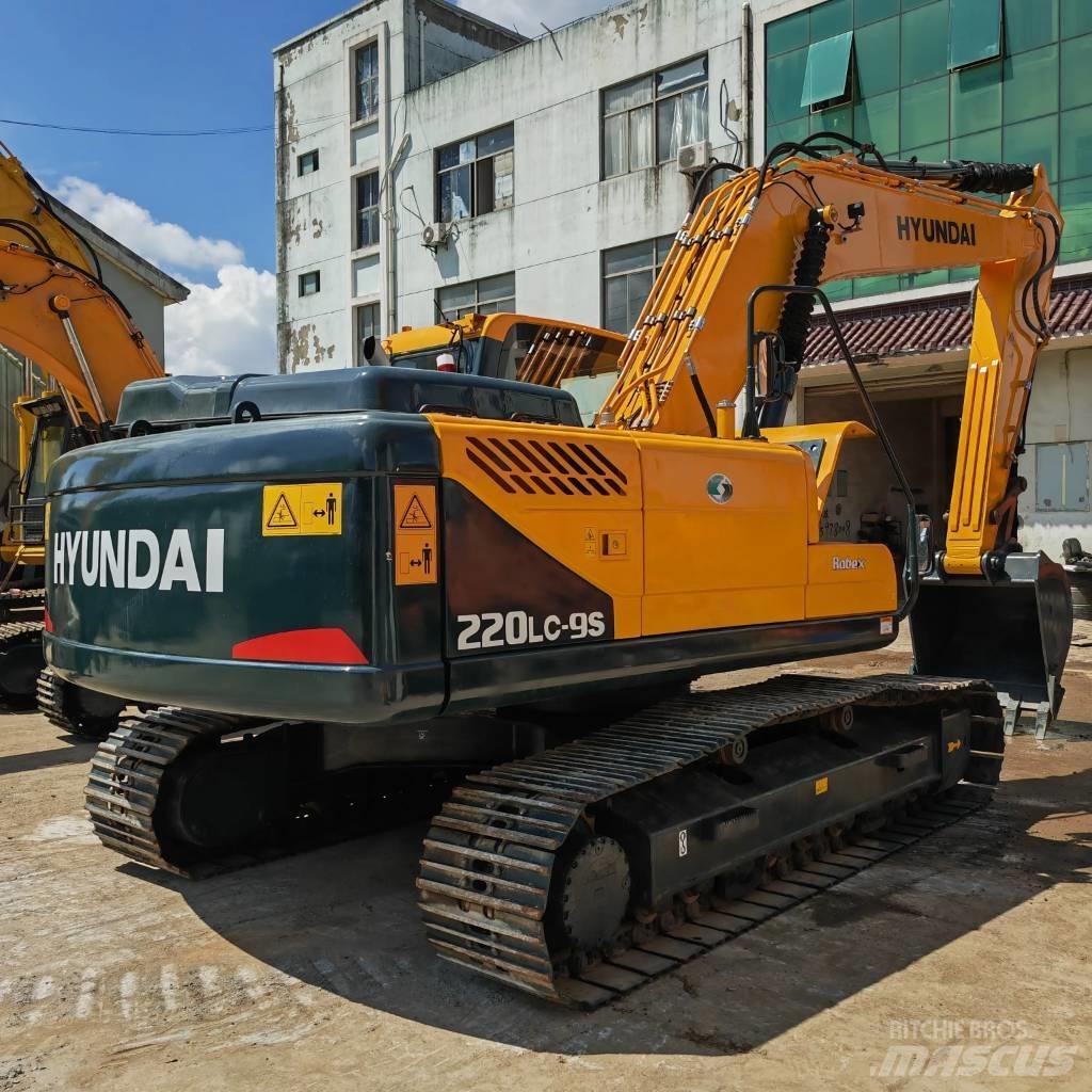Hyundai R220LC-9S Raupenbagger