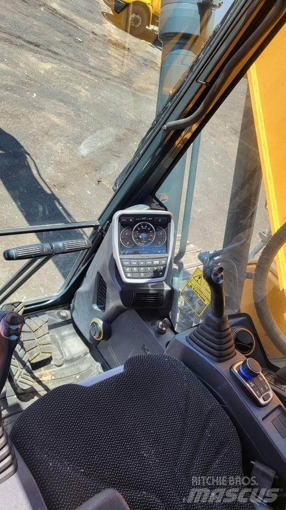 Hyundai HX220 L Raupenbagger