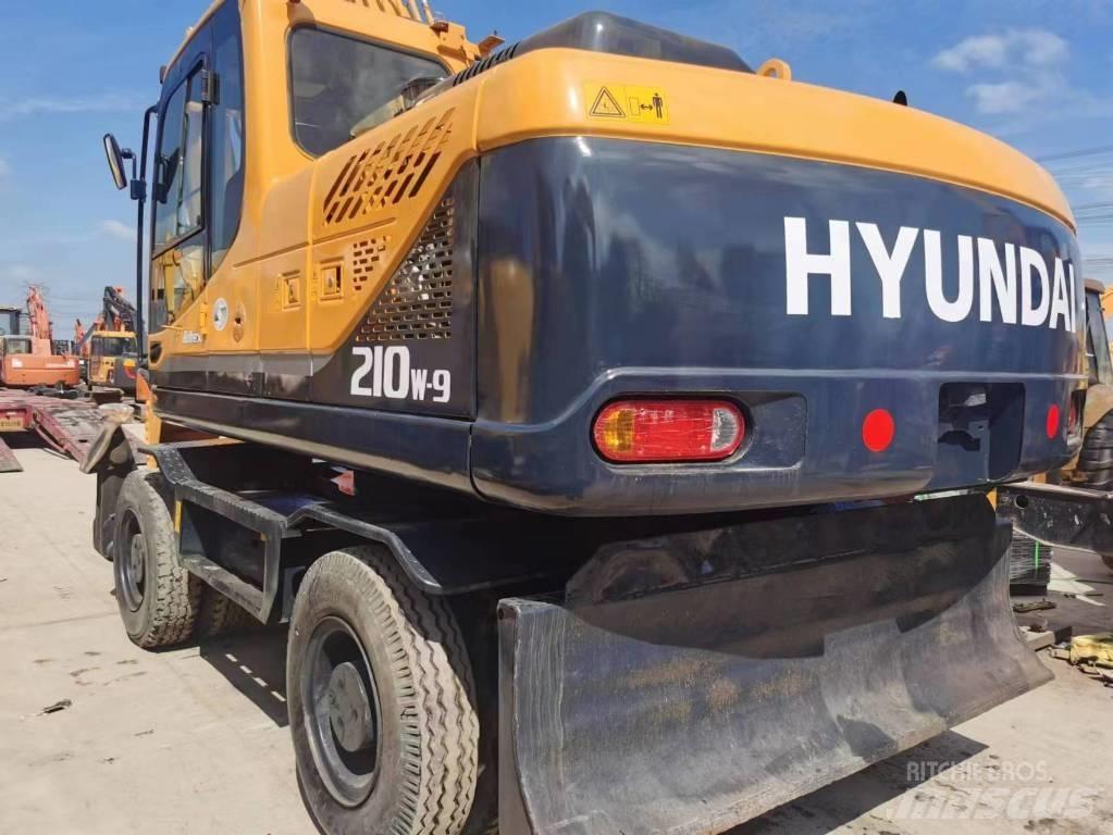 Hyundai R210W-9 Mobilbagger