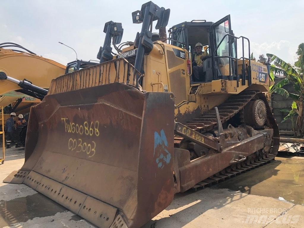 CAT D9T Bulldozer