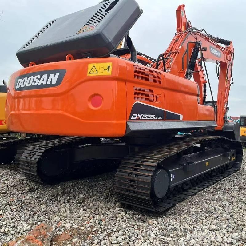 Doosan DX 225 Raupenbagger