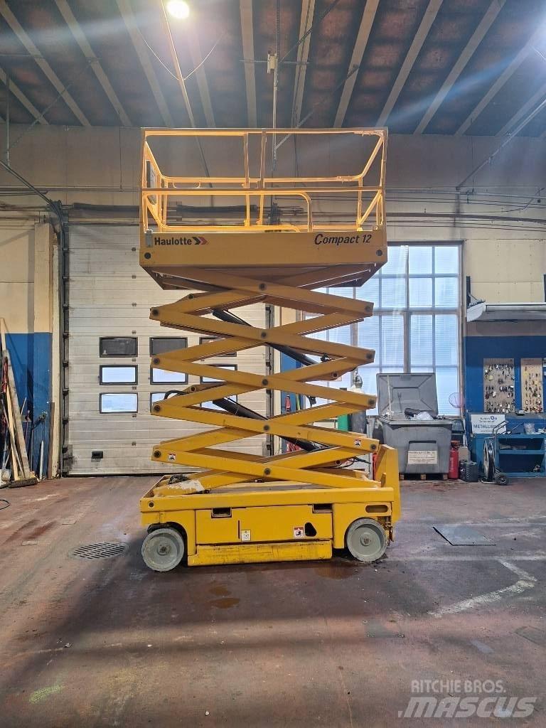Haulotte Compact 12 Scheren-Arbeitsbühnen