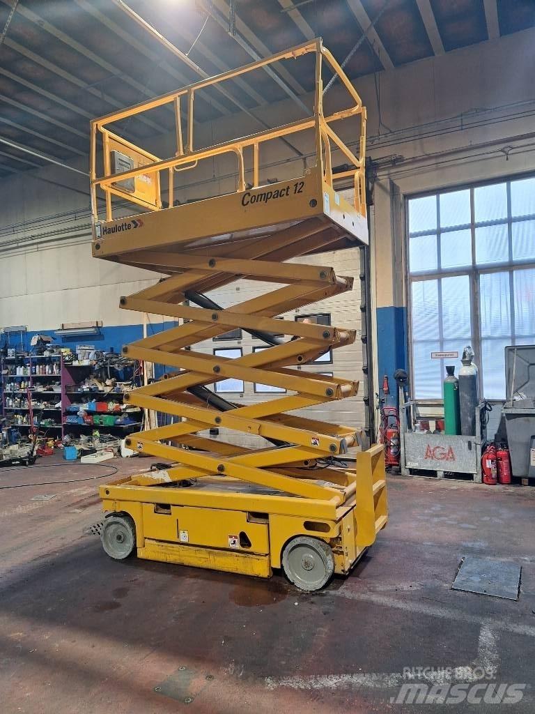 Haulotte Compact 12 Scheren-Arbeitsbühnen