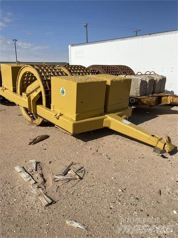 Hyster 70 IN Towed vibratory rollers