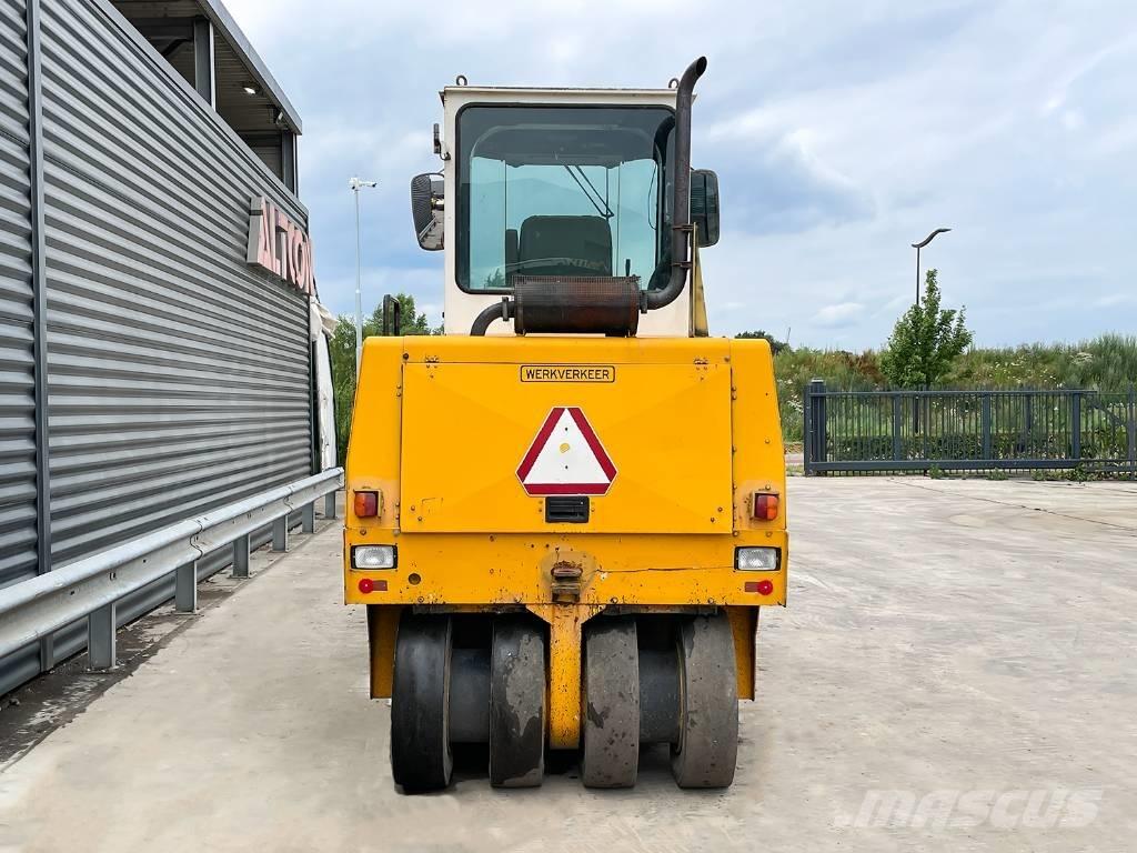 Dynapac CP 142 Gummiradwalzen