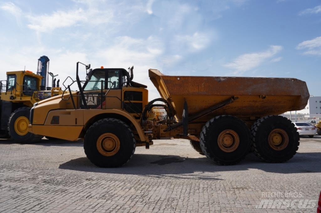 CAT 740 B Dumper - Knickgelenk