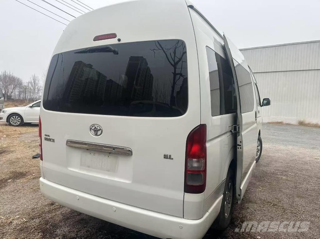 Toyota Hiace Lieferwagen