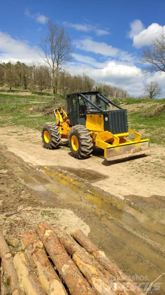 John Deere 640 Stammholzschlepper