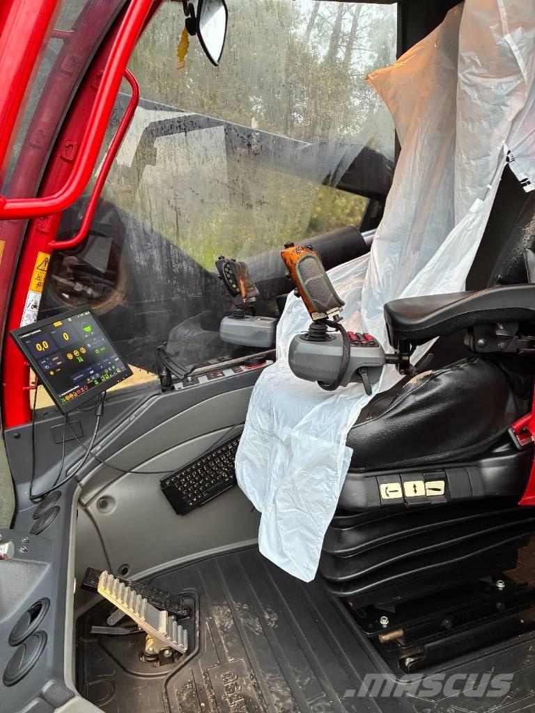 Komatsu 901 Harvester