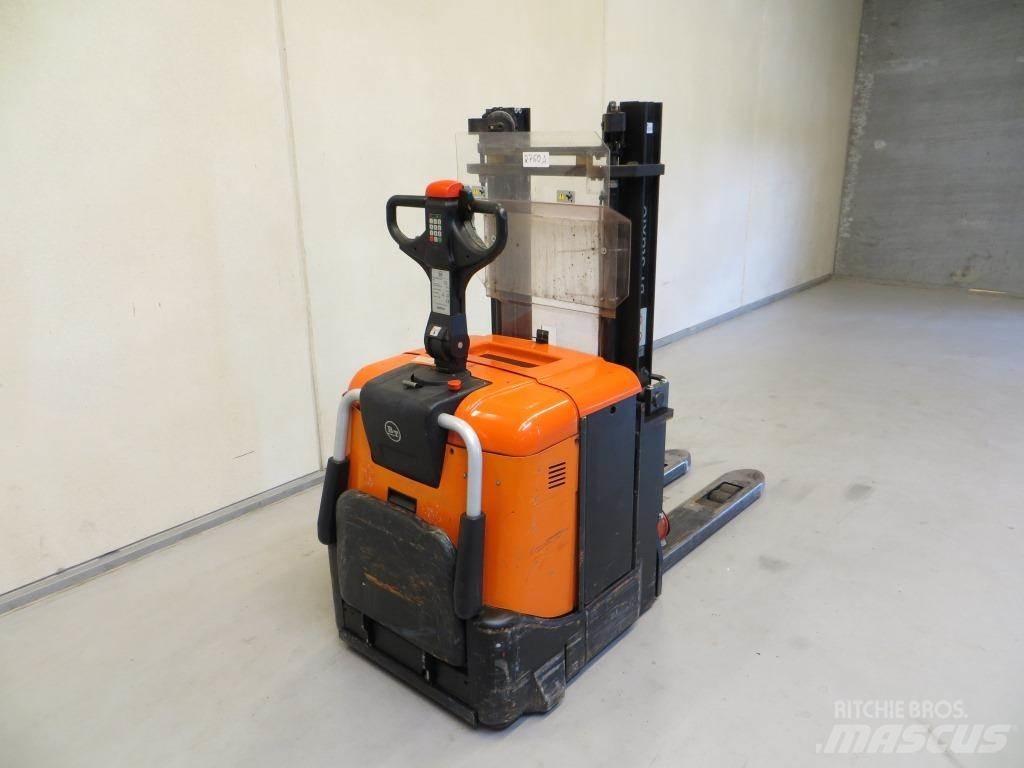BT SPE125 Zelfrijdende stapelaars