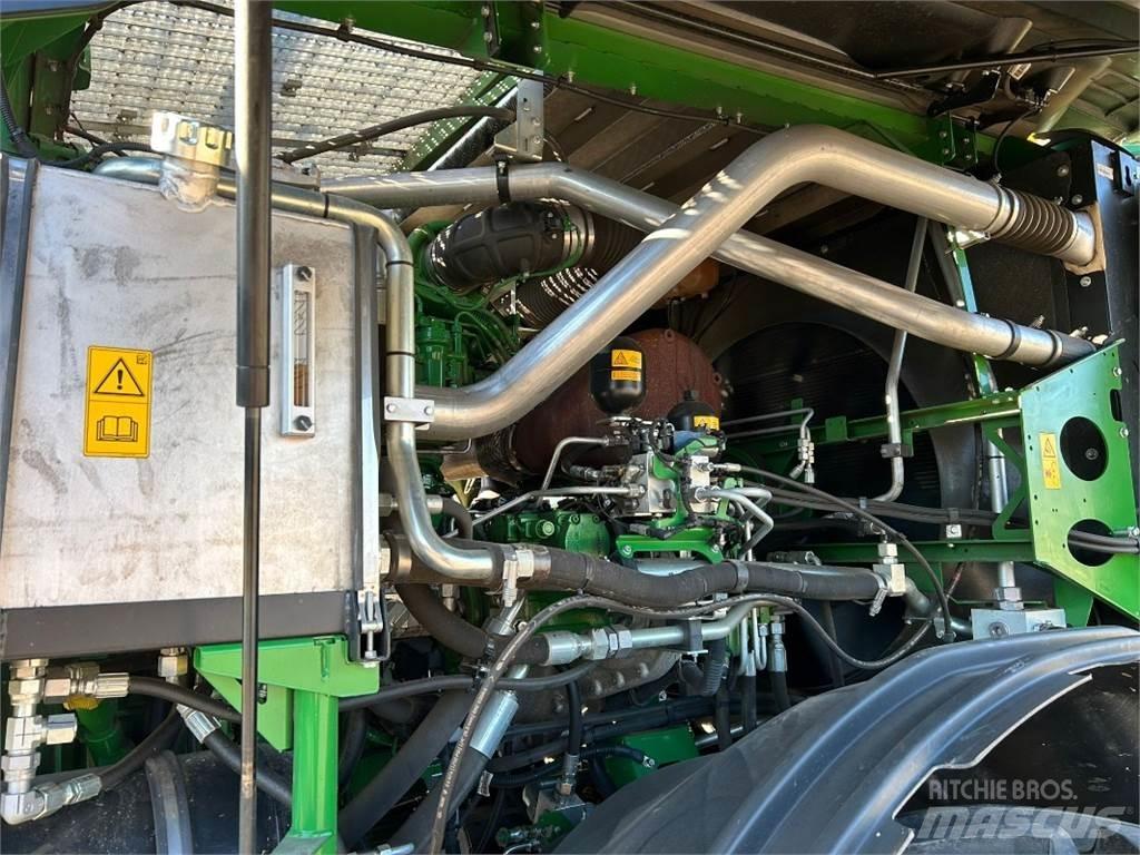 John Deere 8400i Feldhäcksler