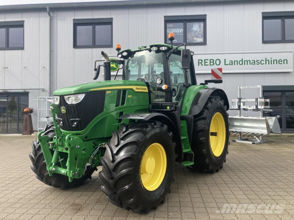 John Deere 6M240 Traktoren