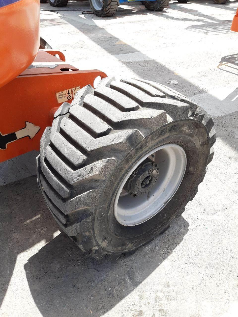 JLG 450AJ Gelenkteleskoparbeitsbühnen