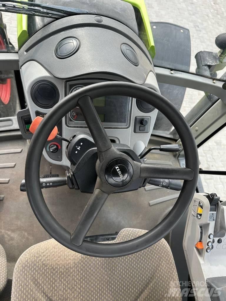 CLAAS Axion 810 Traktoren