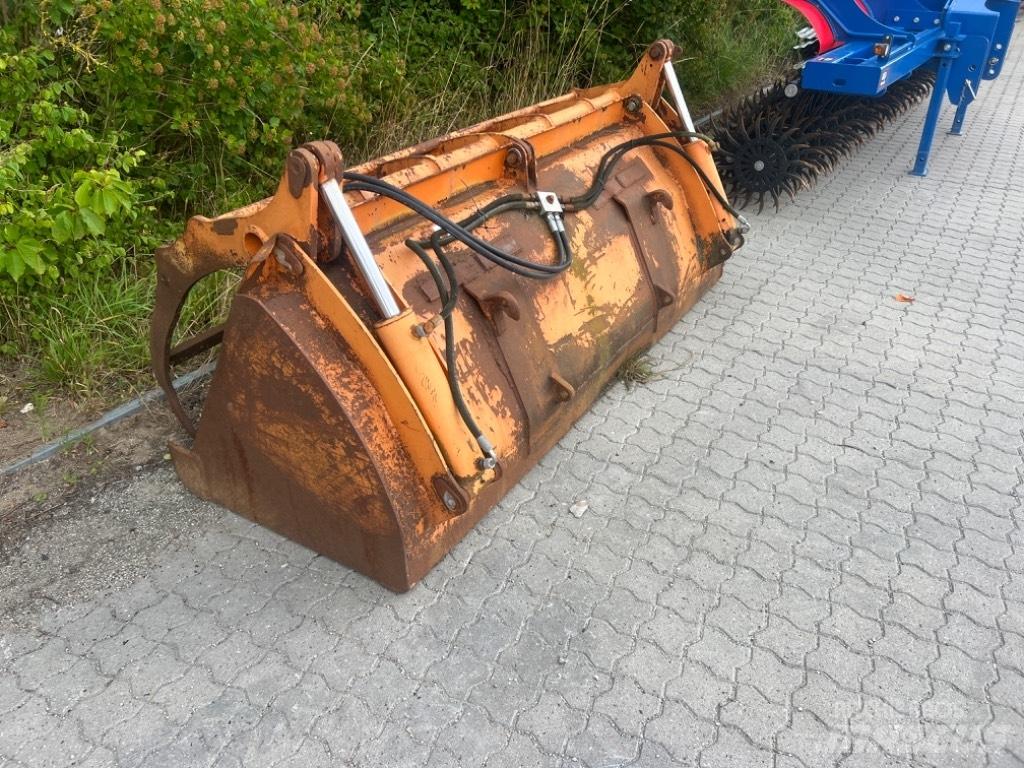  Skovl  med overfald Frontladerzubehör