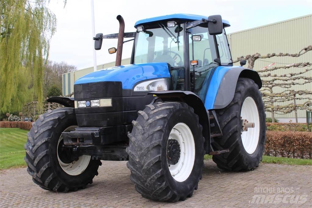 New Holland TM190 Traktoren