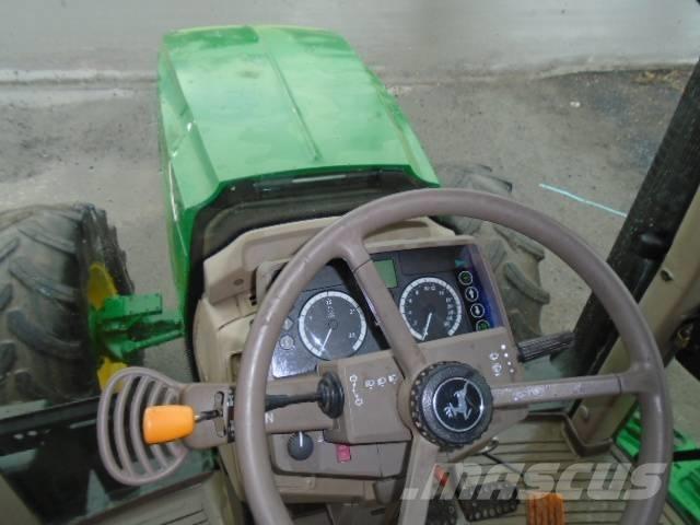 John Deere 6115 M Traktoren
