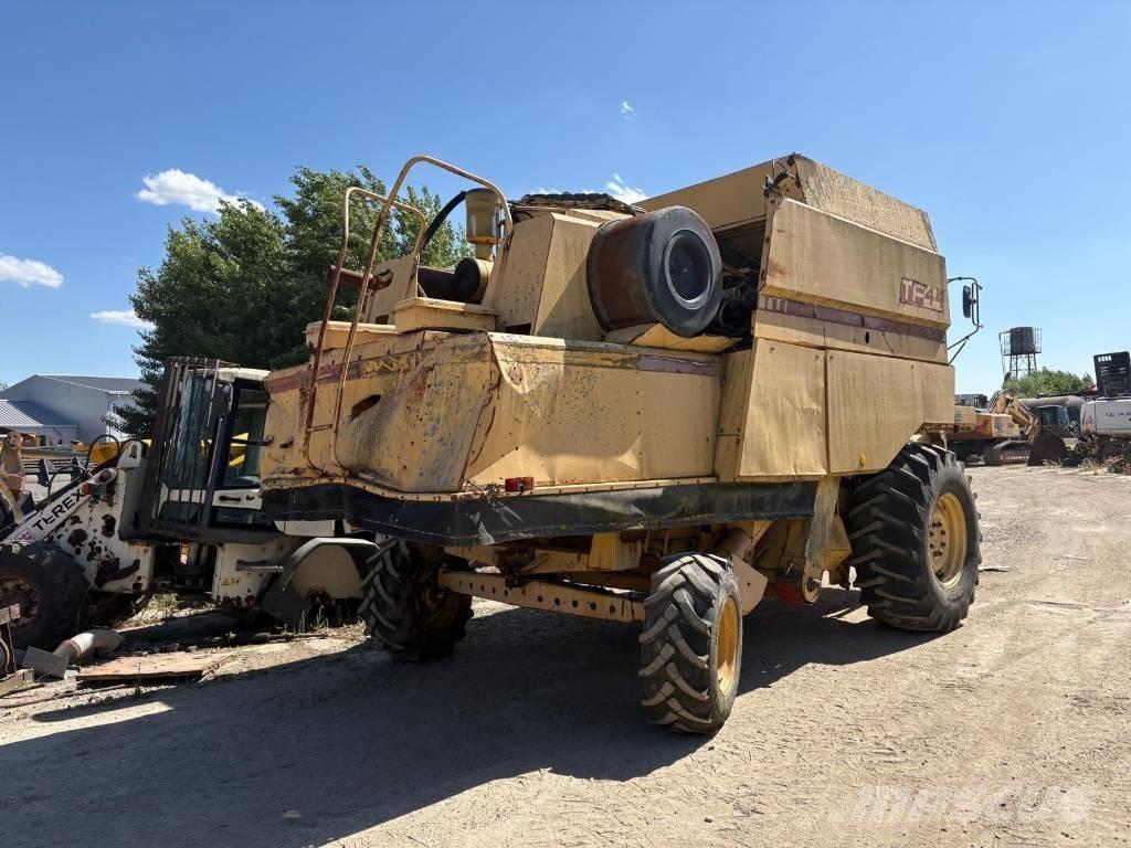 New Holland TF 44 Mähdrescher