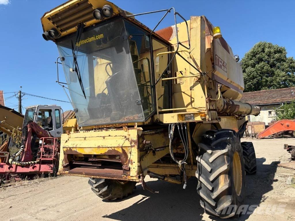 New Holland TF 44 Mähdrescher