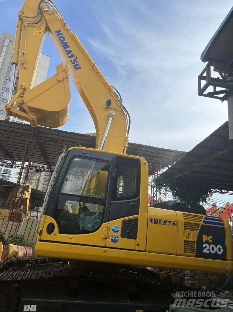 Komatsu PC 200 Midibagger  7t - 12t