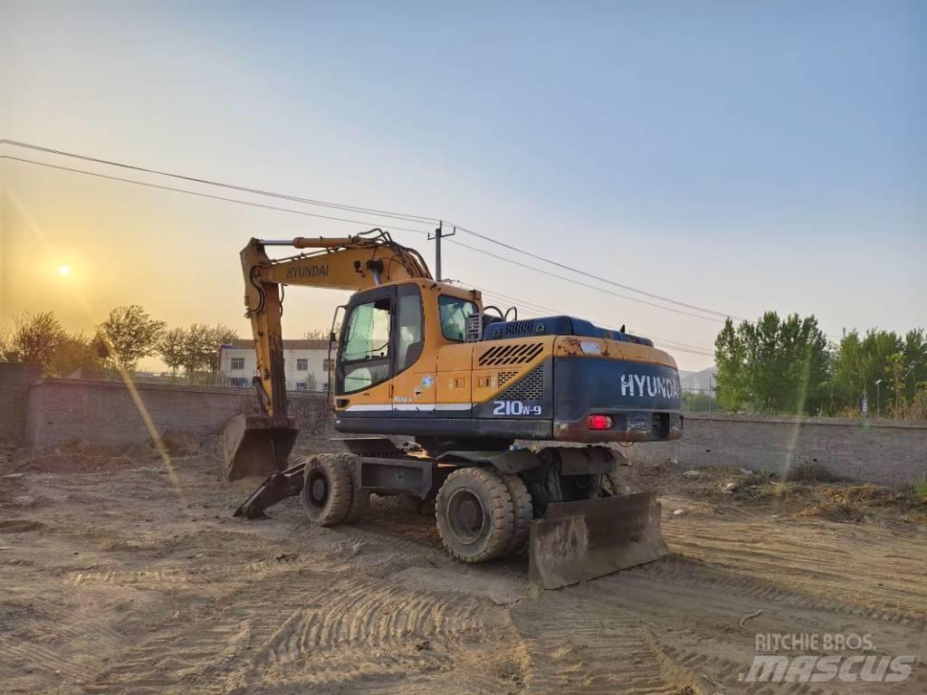 Hyundai R210W-9 Mobilbagger