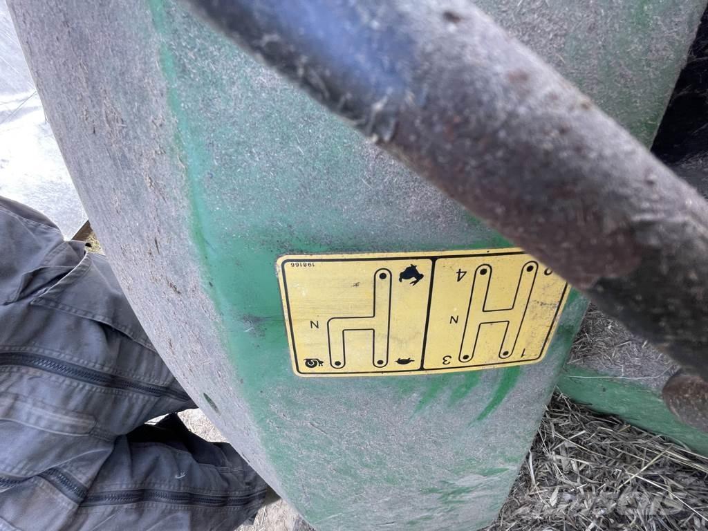 John Deere 5215 Traktoren