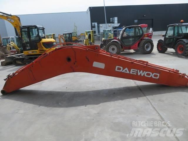 Daewoo DX 225 LC Chassis