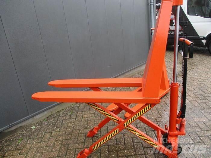 BT HL 1000 Deichselstapler