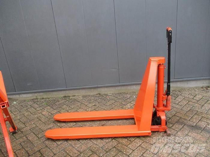 BT HL 1000 Deichselstapler