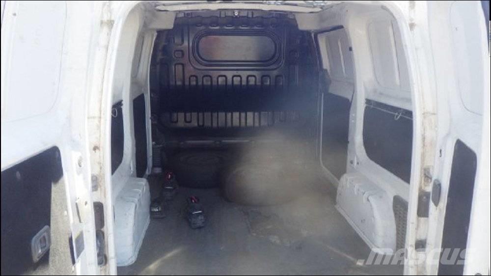 Nissan NV 200 Lieferwagen