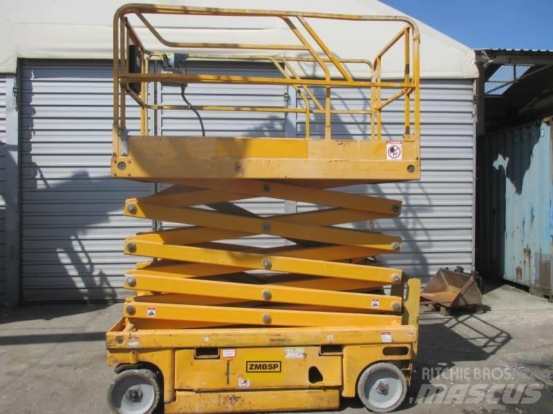 Haulotte Compact 12 Scheren-Arbeitsbühnen