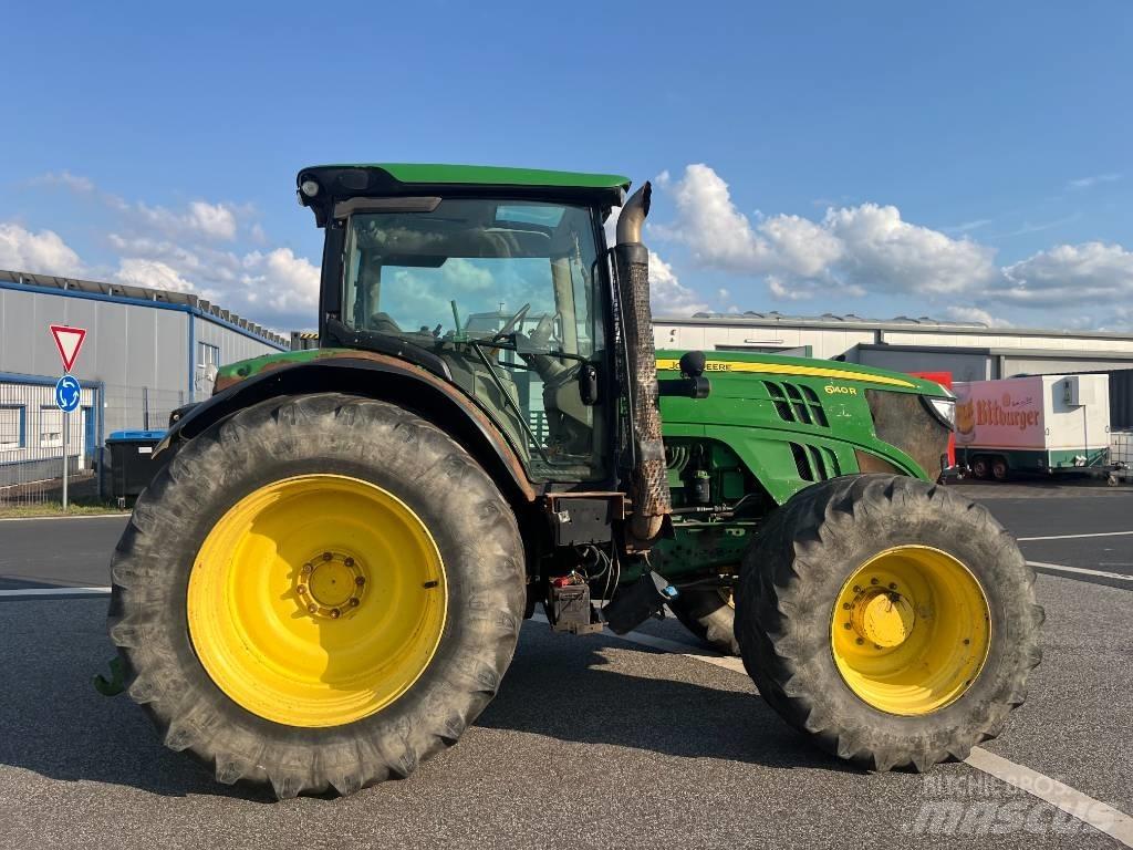 John Deere 6140 R Traktoren