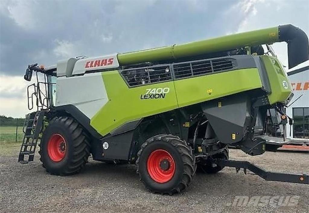 CLAAS Lexion 7400 Mähdrescher