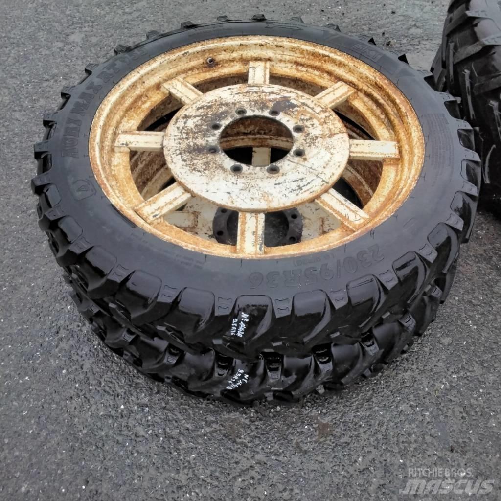 BKT 9.5R36 Reifen