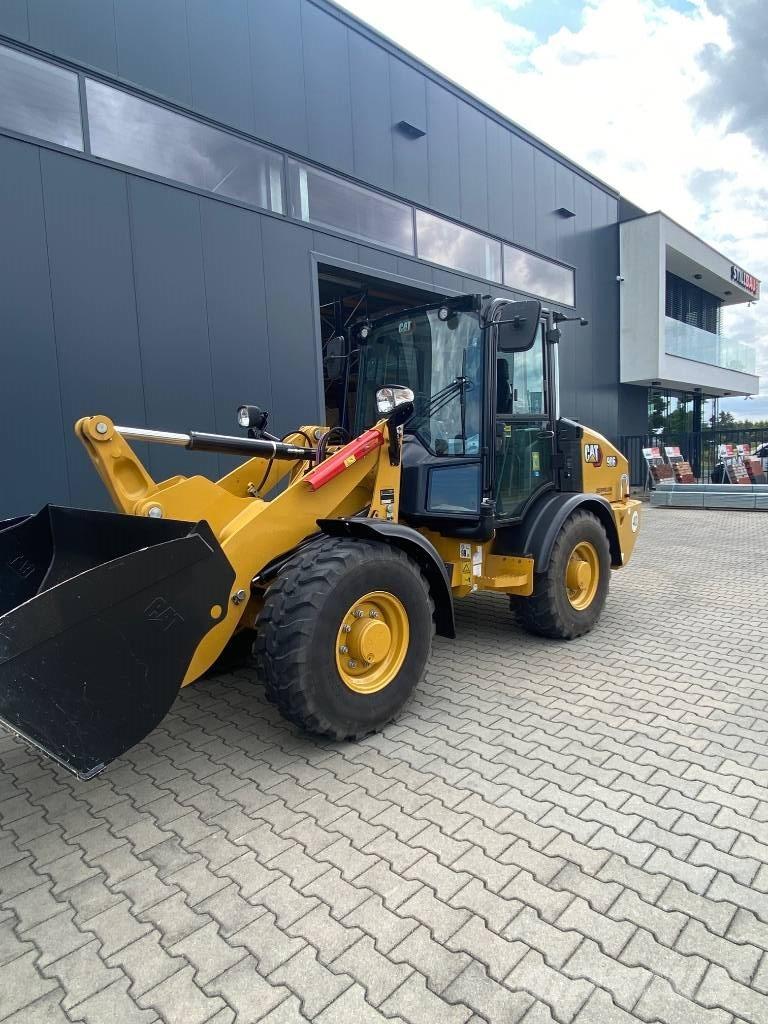 CAT 906 Radlader