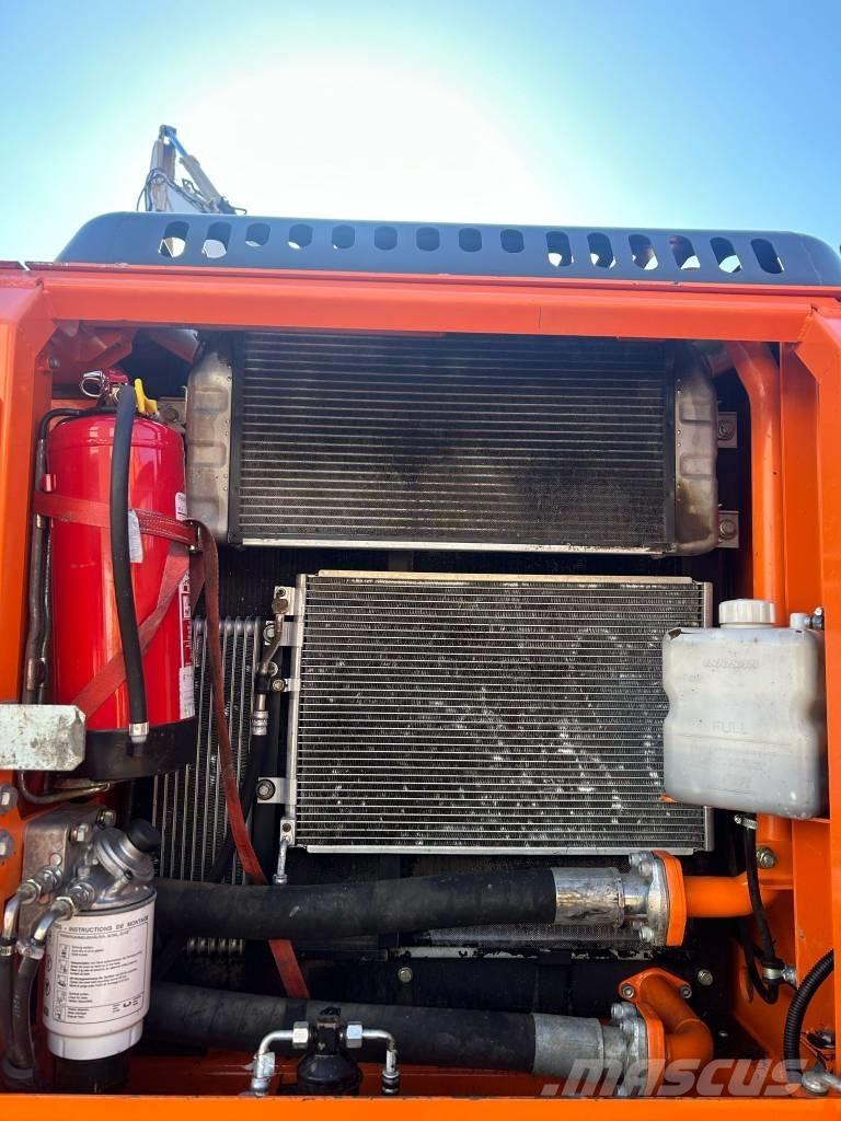 Doosan DX 210 W Mobilbagger