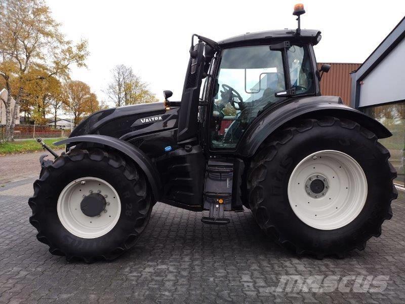 Valtra T235 Versu Traktoren