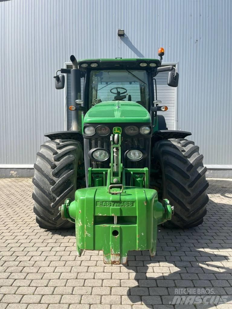 John Deere 8320 R Traktoren