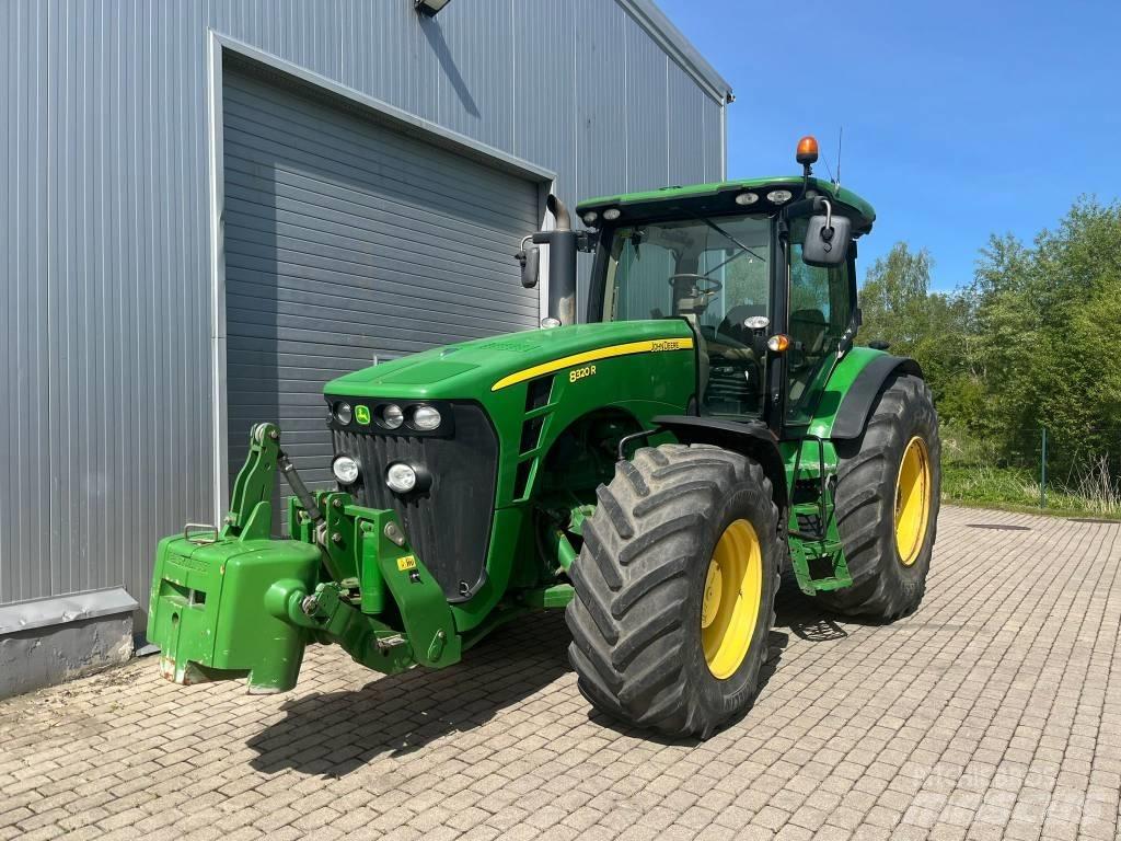 John Deere 8320 R Traktoren