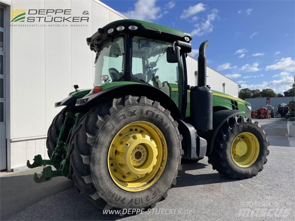John Deere 8335R Traktoren