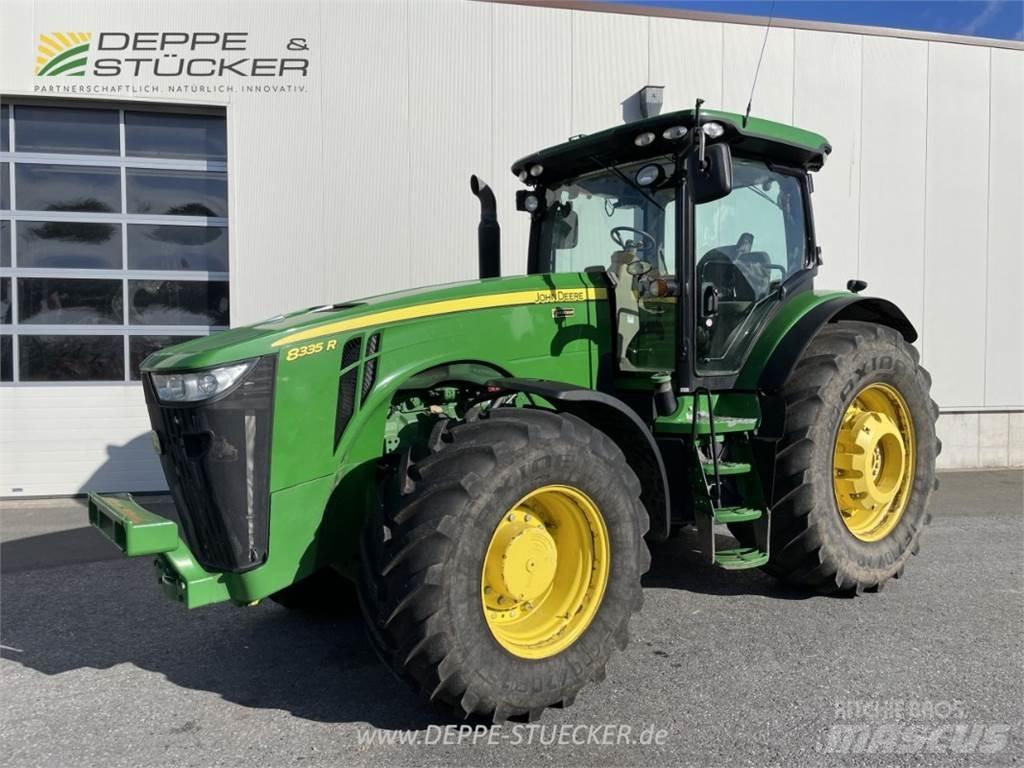 John Deere 8335R Traktoren