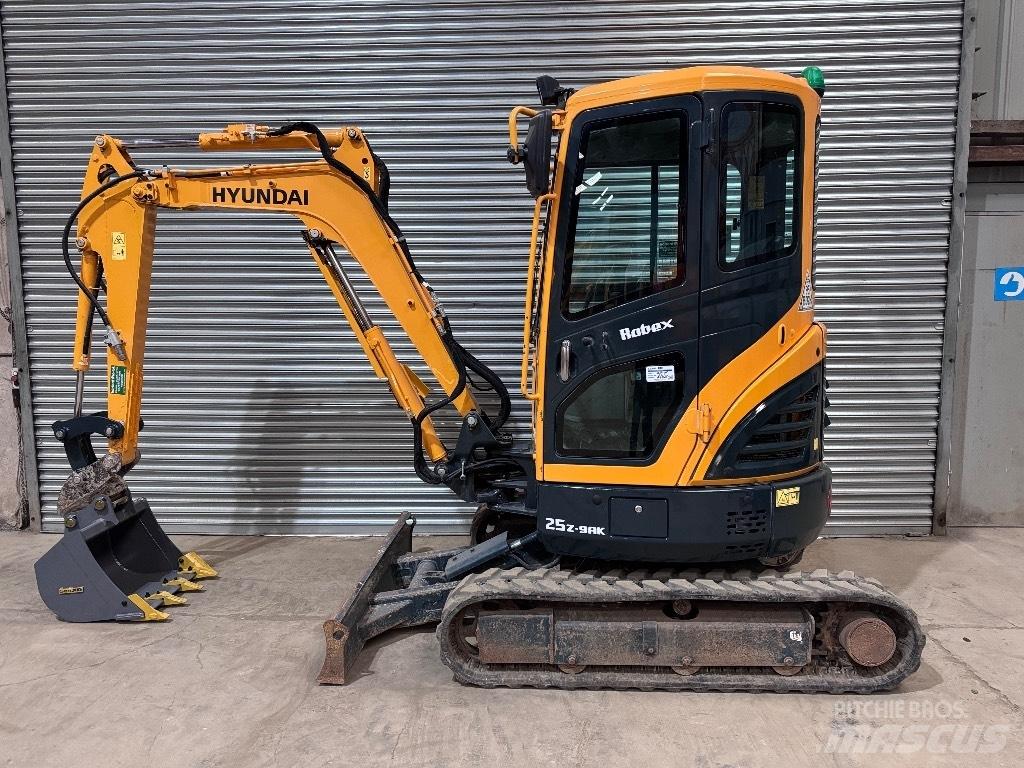 Hyundai R25Z-9 AK Minibagger < 7t