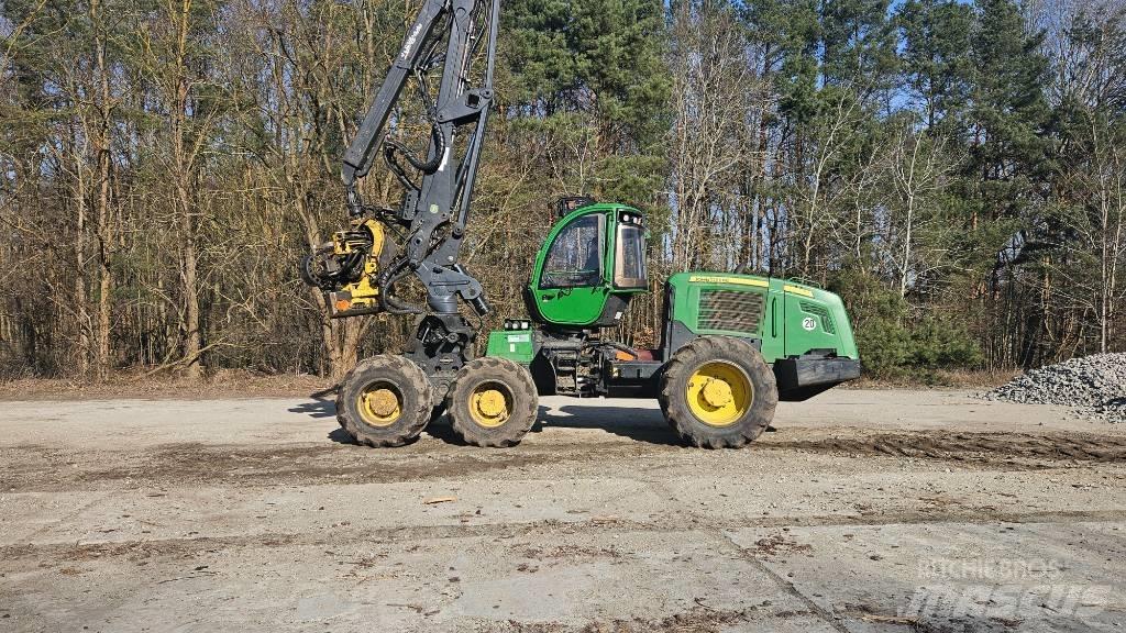 John Deere 1270 E Harvester